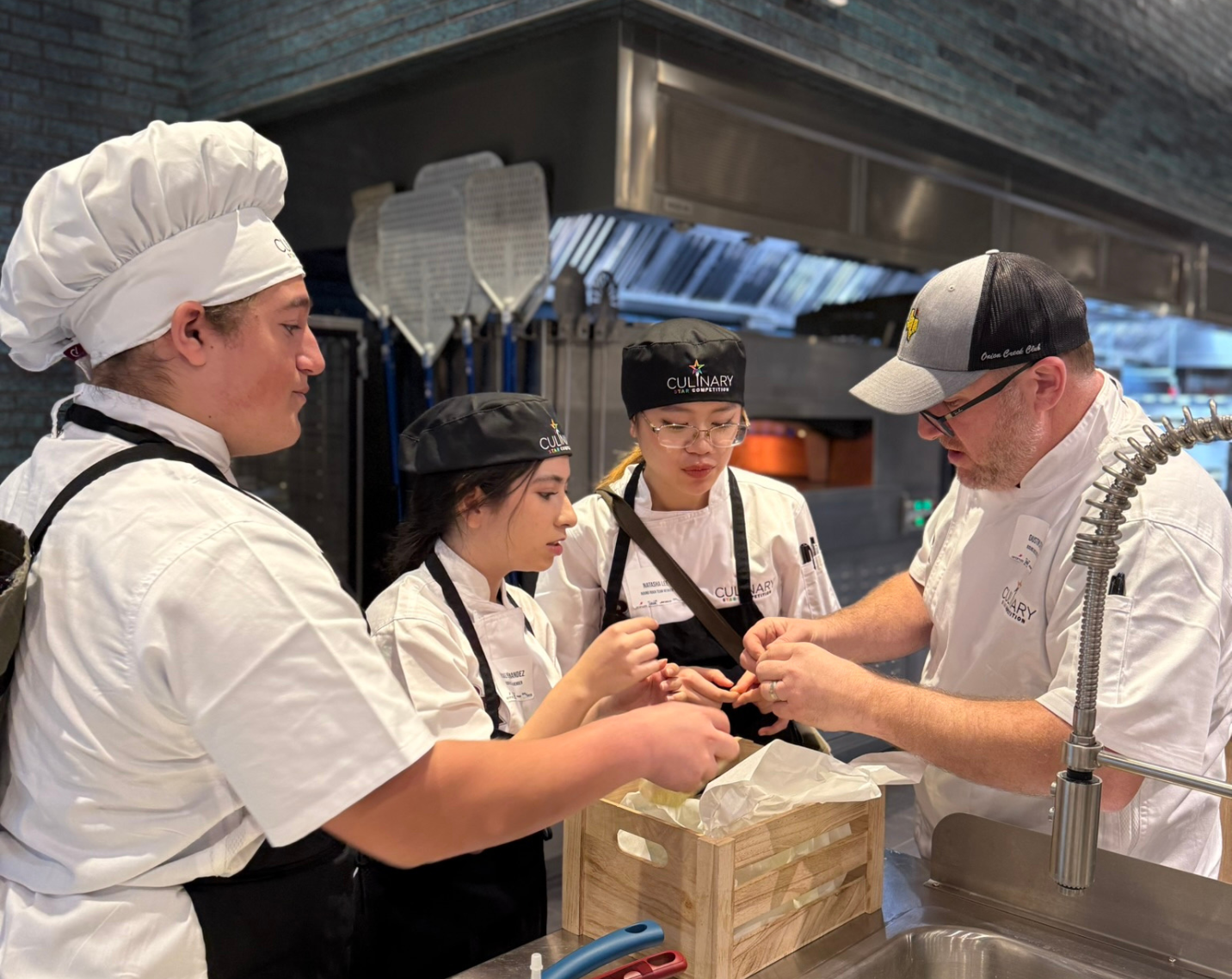Students and a chef from Round Rock ISD. 